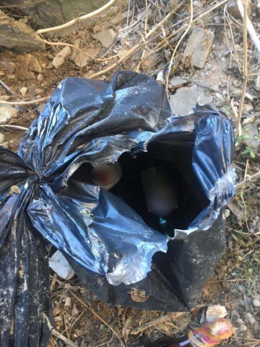 Εξάρχεια: Βρέθηκαν 20 βόμβες μολότοφ σε εγκαταλελειμμένο κτίριο