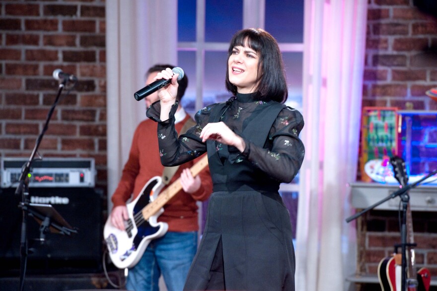 ΕΡΤ: Γιάννης Κότσιρας & Ανδριάνα Μπάμπαλη ανοίγουν αύριο το «Μουσικό Κουτί» - Δείτε βίντεο