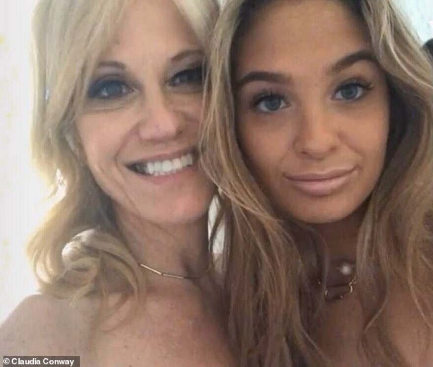 ΗΠΑ: Η Κέλιαν Κόνγουεϊ βγάζει τα «άπλυτα» της 4ετίας Τραμπ «στη φόρα»