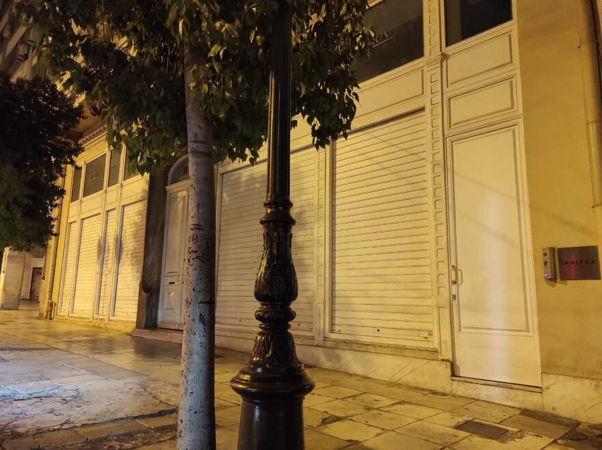 Δήμος Αθηναίων: Μεγάλη δράση αντιγκράφιτι στο κέντρο της Αθήνας - Καθάρισαν επιφάνειες 3.300 τ.μ.