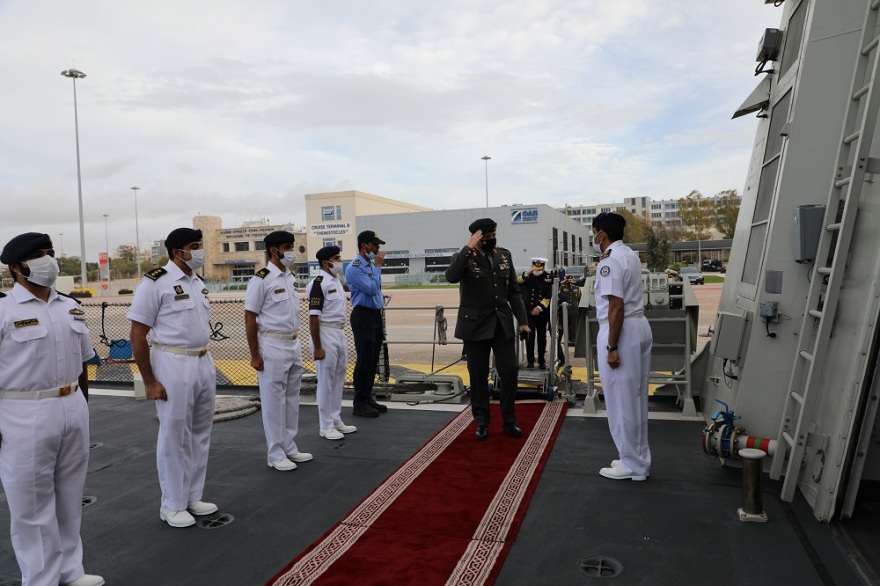 Φλώρος: Επίσκεψη υψηλού συμβολισμού στην κορβέτα των Εμιράτων (φωτογραφίες)