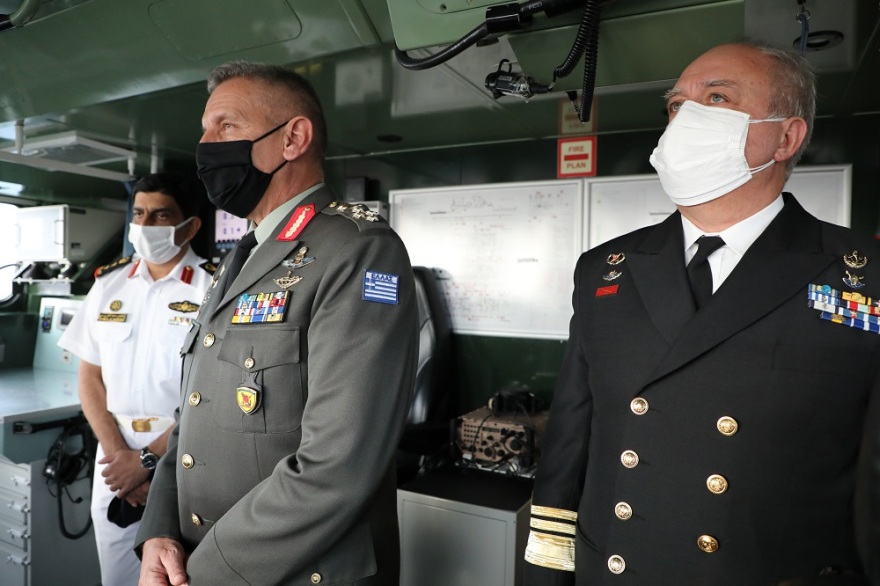 Φλώρος: Επίσκεψη υψηλού συμβολισμού στην κορβέτα των Εμιράτων (φωτογραφίες)