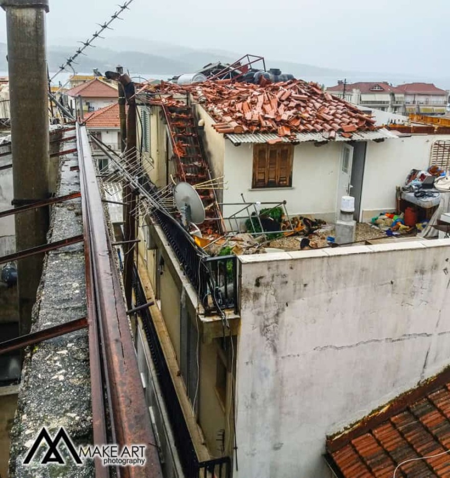 Καιρός: Εικόνες καταστροφής στον Αστακό - Πέρασε ανεμοστρόβιλος