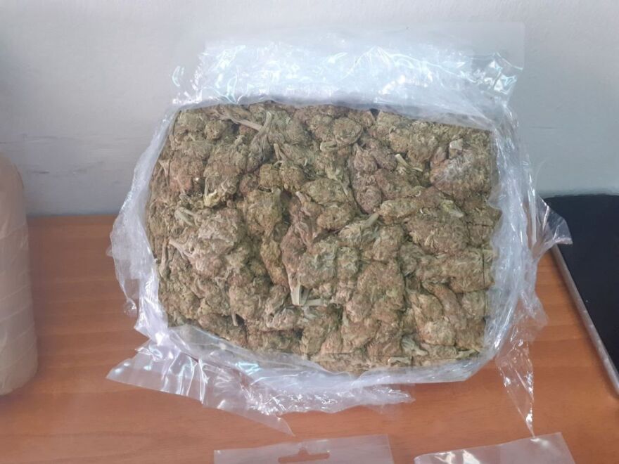 Εξαρθρώθηκε οργάνωση που διακινούσε ναρκωτικά σε Δυτική Αττική και Πειραιά – 21 συλλήψεις