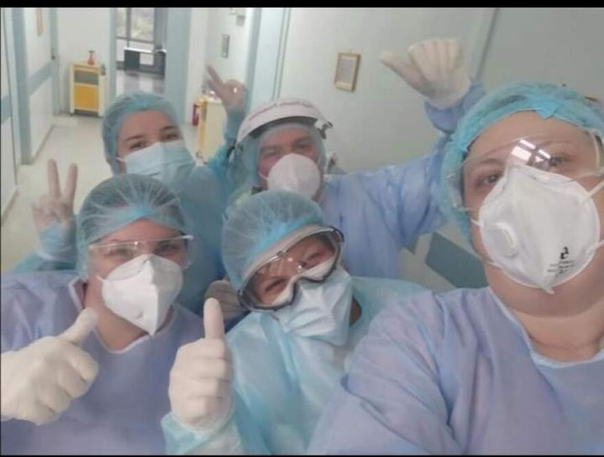 Κορωνοϊός - Η απίστευτη ιστορία της νοσηλεύτριας από το Σωτηρία: Διασωληνώθηκε, επέζησε και επέστρεψε στον θάλαμο Covid 