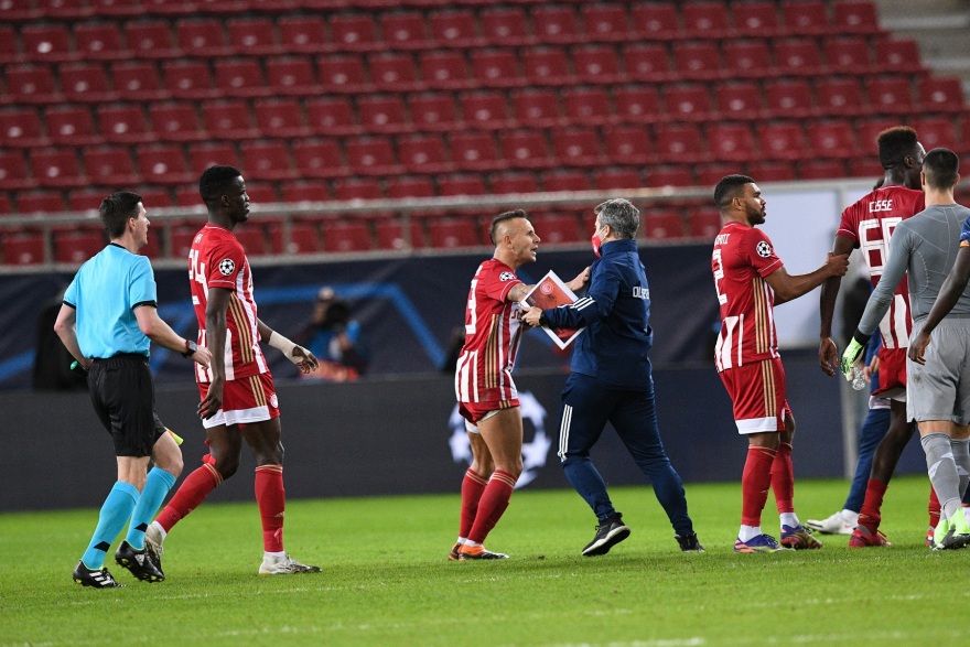 Champions League, Ολυμπιακός-Πόρτο 0-2: Ένταση στο τέλος με Ραφίνια και Ουρίμπε- Δείτε βίντεο