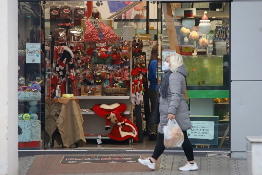 Κορωνοϊός - Χριστούγεννα: Χειρόφρενο στο λιανεμπόριο από τους ειδικούς – Προς νέα παράταση του lockdown