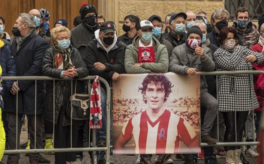 Βίντεο: Οι παγκόσμιοι πρωταθλητές «σήκωσαν» στους ώμους τον Πάολο Ρόσι 