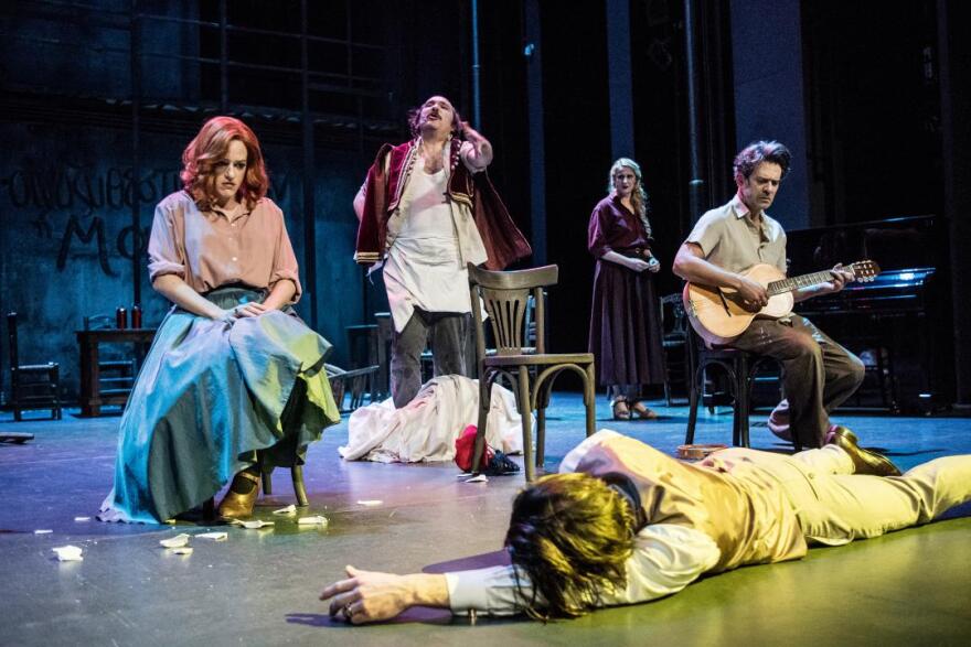 «Η Στέλλα με τα κόκκινα γάντια»: Το έργο του Ιάκωβου Καμπανέλλη σε live streaming 