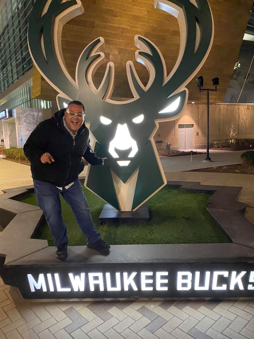 Ελληνικό δείπνο - έκπληξη στον Γιάννη Αντετοκούνμπο στο Μιλγουόκι  - Δείτε φωτογραφίες