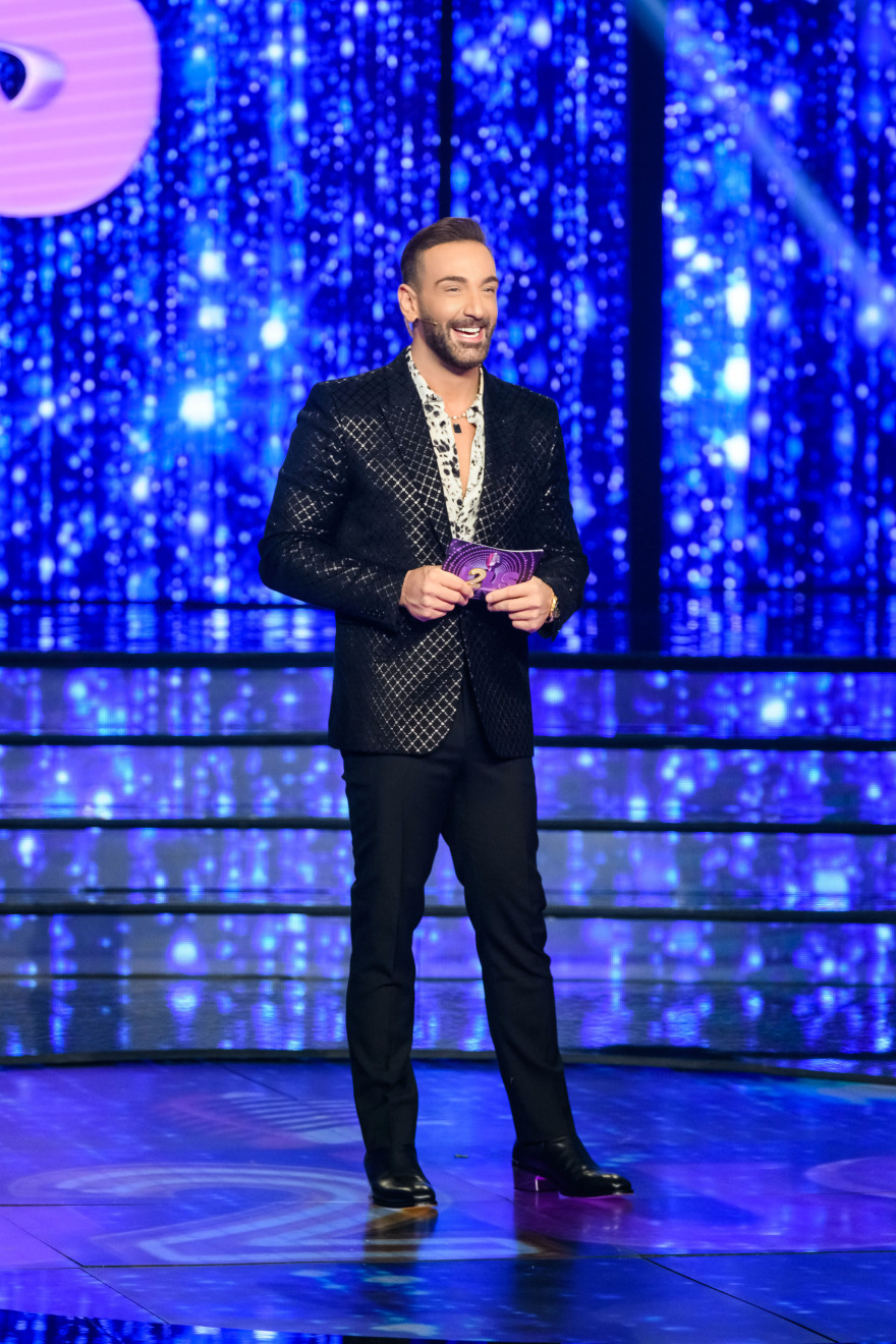 Just stylish: Με αέρα Νέας Υόρκης και στυλ εμπνευσμένο από την Beat Generation των 60s, το look του Νίκου Κοκλώνη