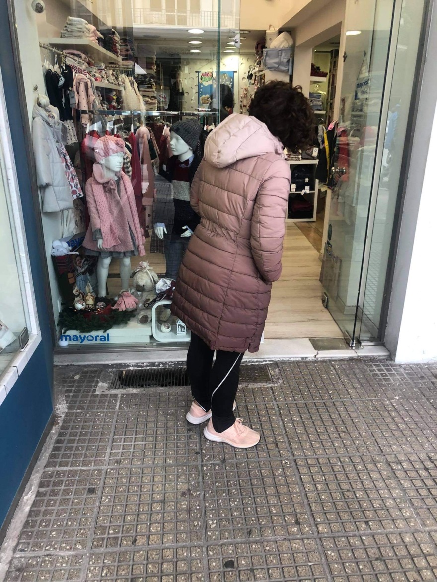 «Click away»: Με αντισηπτικά και ταμειακές στην είσοδο η πρεμιέρα 