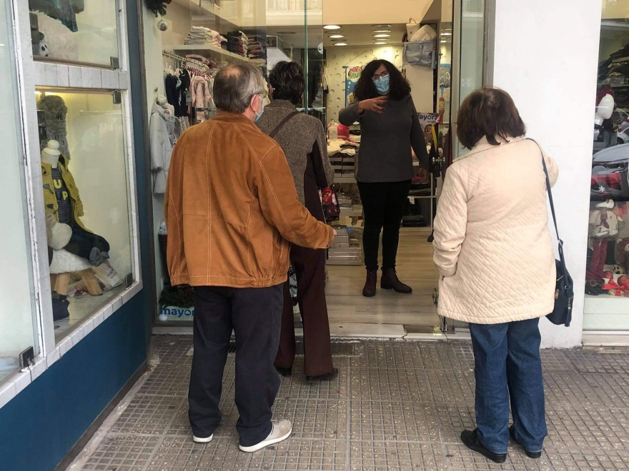 «Click away»: Με αντισηπτικά και ταμειακές στην είσοδο η πρεμιέρα 