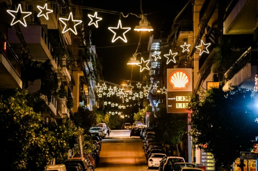 Εντυπωσιακός ο στολισμός της Αθήνας – Δείτε τις φωτογραφίες