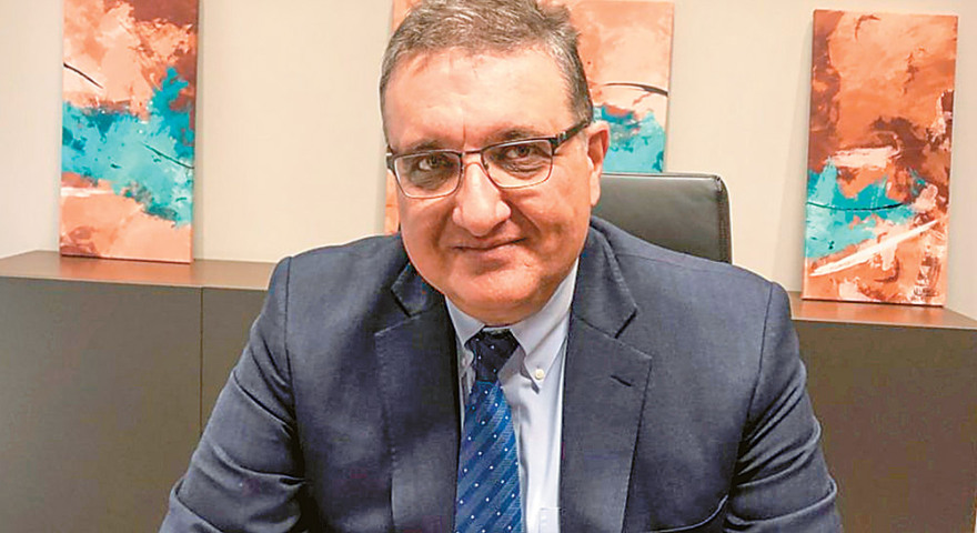 Κορωνοϊός: «Πανστρατιά» για το εμβόλιο - Και τα φαρμακεία στη «μάχη» - Πώς θα κλείνουν ραντεβού οι πολίτες