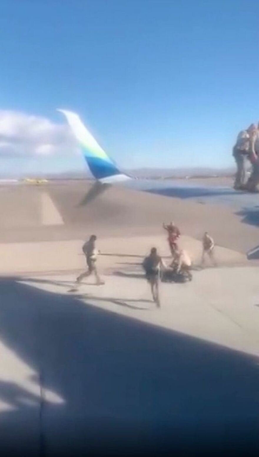 ΗΠΑ: Ένας 41χρονος σκαρφάλωσε στο φτερό αεροπλάνου λίγο πριν την απογείωση  