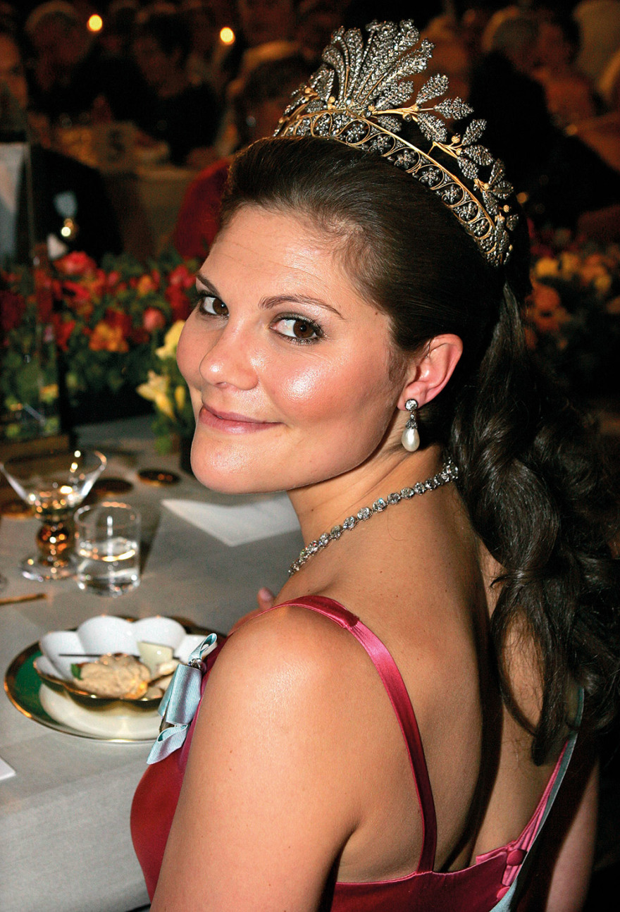 Tιάρες: Κομψοτεχνήματα για βασίλισσες και πριγκίπισσες