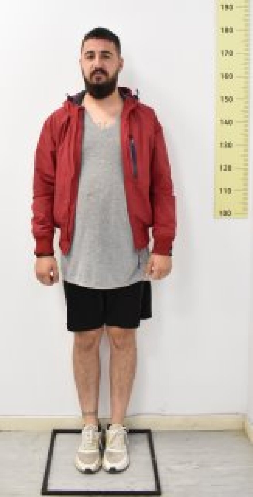 Στη δημοσιότητα οι φωτογραφίες των κακοποιών που είχαν «ρημάξει» καφέ και εστιατόρια