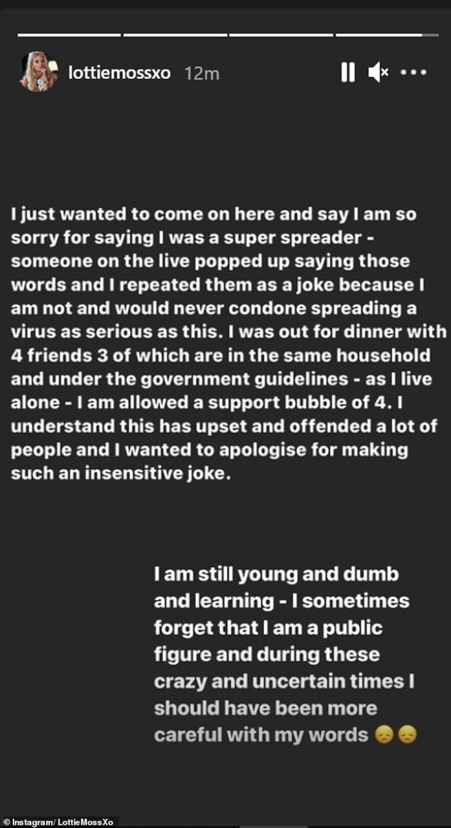 Η 22χρονη αδερφή της Κέιτ Μος, το φιλί με γλώσσα στη φίλη και η δημόσια συγγνώμη (βίντεο)