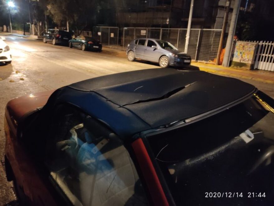 Άγνωστοι προκάλεσαν ζημιές σε αυτοκίνητα του Αργύρη Ντινόπουλου 