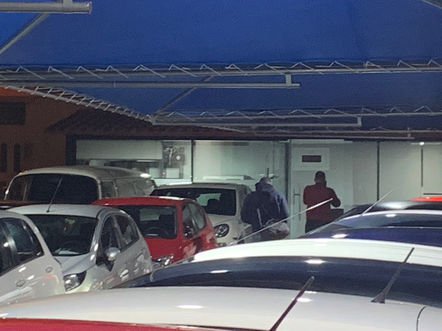 Έστησαν ενέδρα και πυροβόλησαν 32χρονο στο Περιστέρι