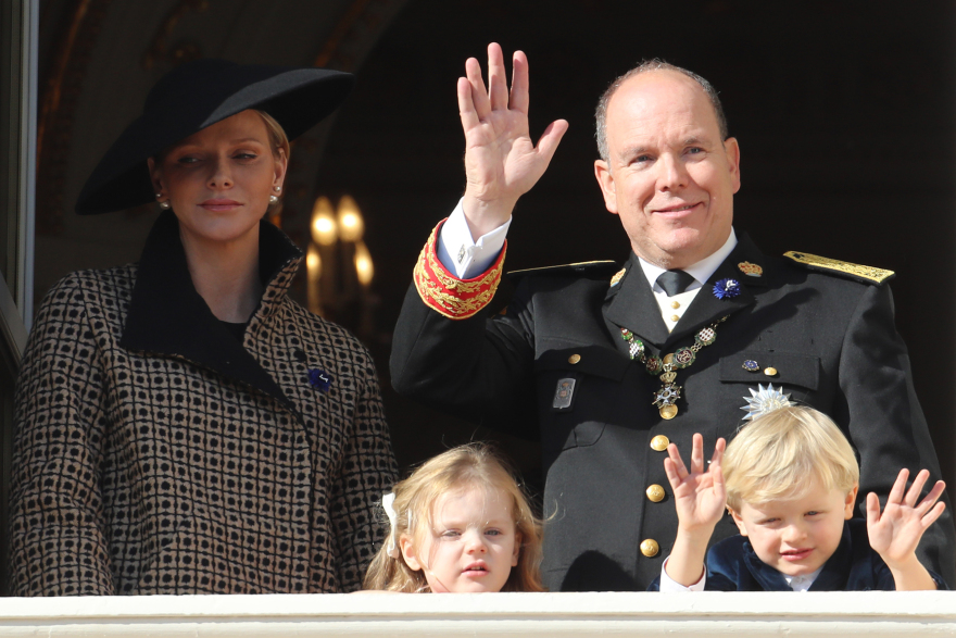 Πριγκίπισσα Σαρλίν του Μονακό: Με ξυρισμένο κεφάλι σε χριστουγεννιάτικη γιορτή - Ετοιμάζει νέα... απόδραση;