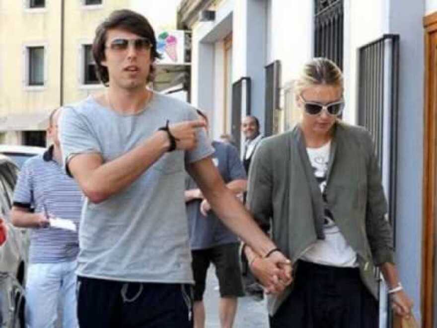 Μαρία Σαράποβα: Η πιο σέξι τενίστρια  είπε το «ναι» στον Βρετανό εκατομμυριούχο σύντροφό της