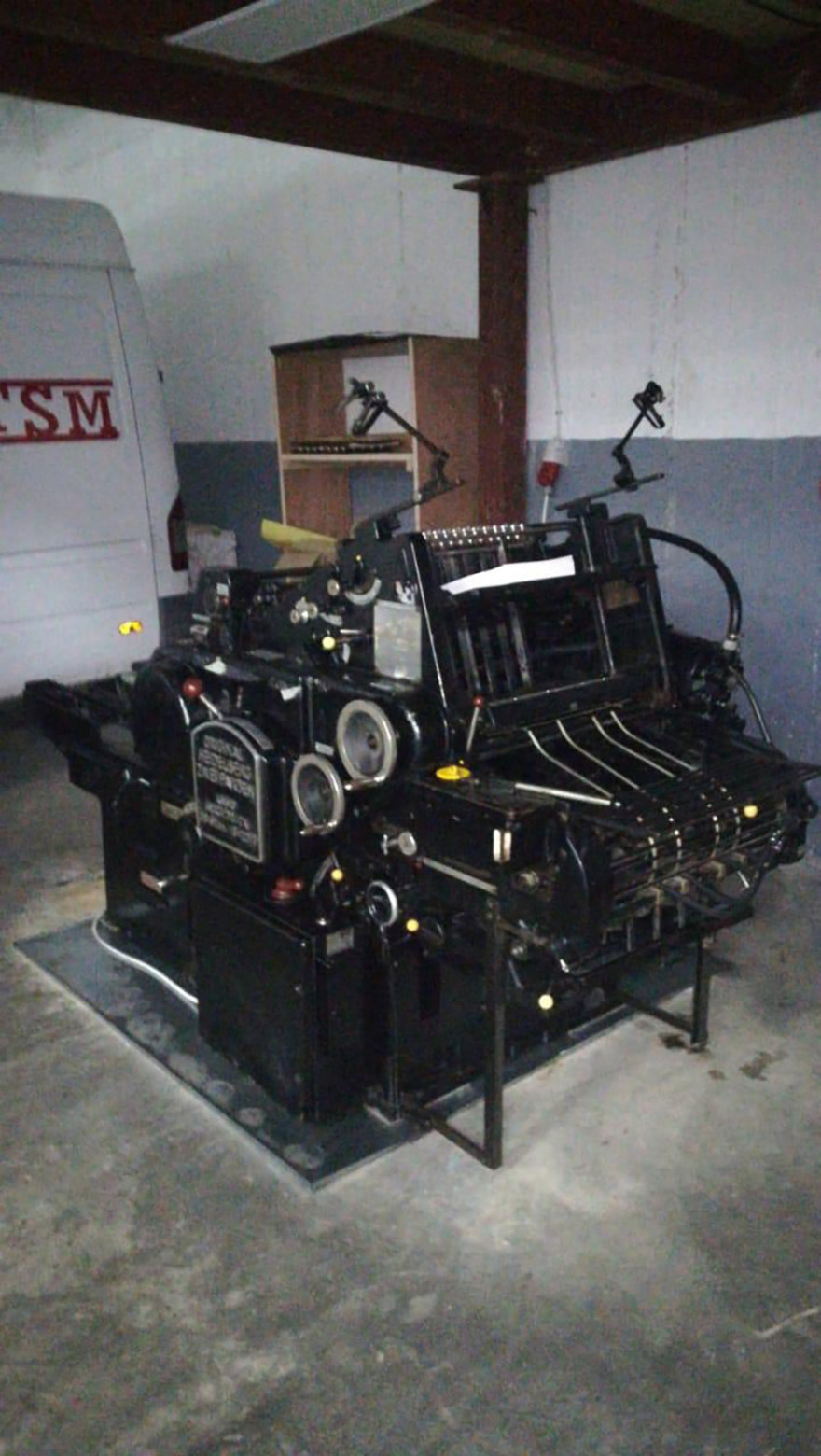 Χτύπημα της Αστυνομίας σε παράνομα εργοστάσια καπνού και τσιγάρων - Είχαν τυπογραφείο και στόλο φορτηγών