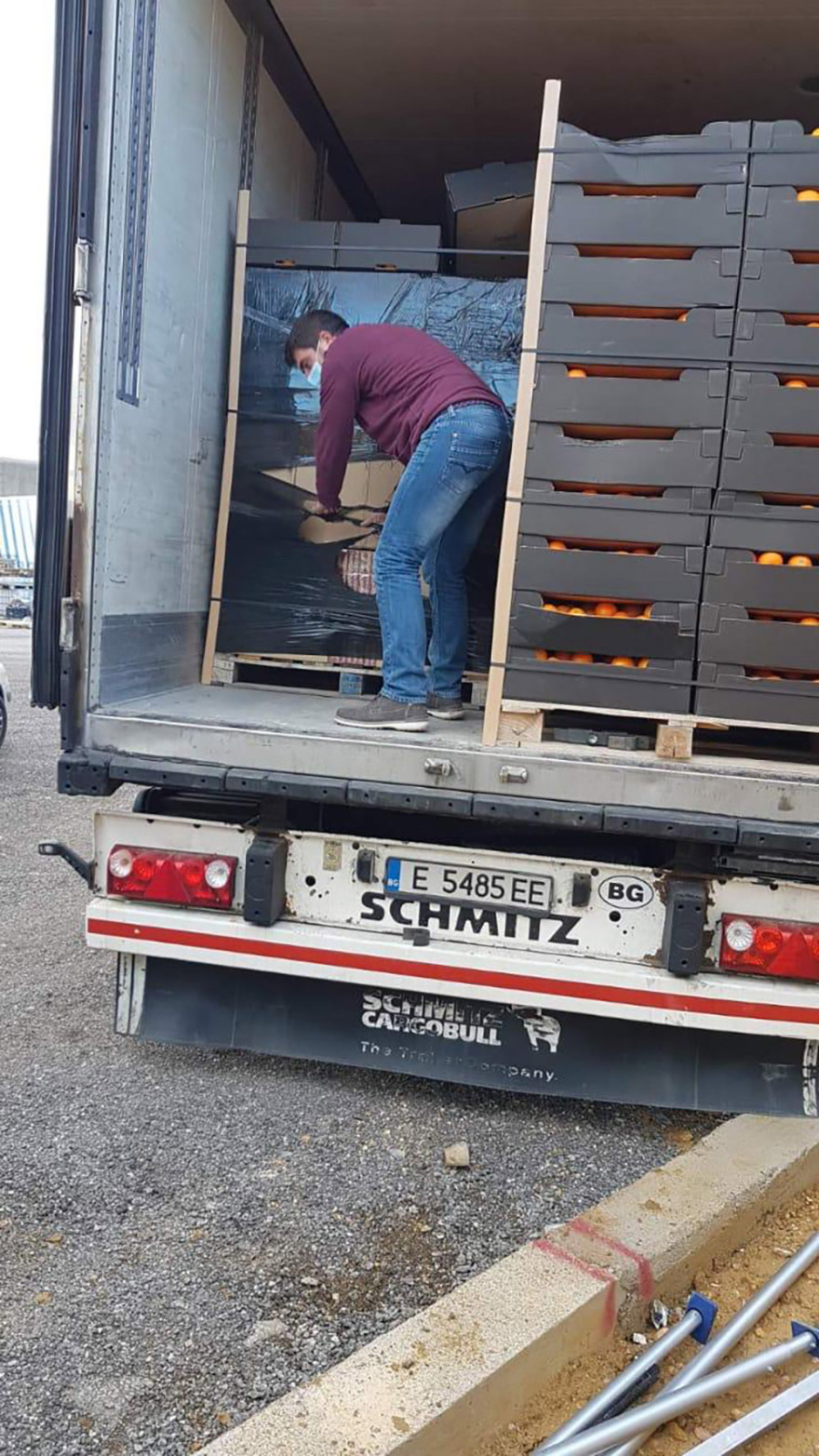 Χτύπημα της Αστυνομίας σε παράνομα εργοστάσια καπνού και τσιγάρων - Είχαν τυπογραφείο και στόλο φορτηγών