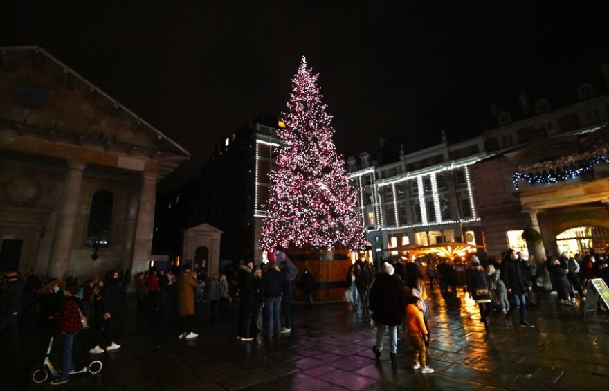 Κορωνοϊός - Βρετανία: Ουρές στο Λονδίνο μετά την ανακοίνωση του lockdown