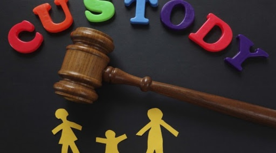 Συνεπιμέλεια και εναλλασσόμενη κατοικία: Τα «υπέρ» και τα «κατά»