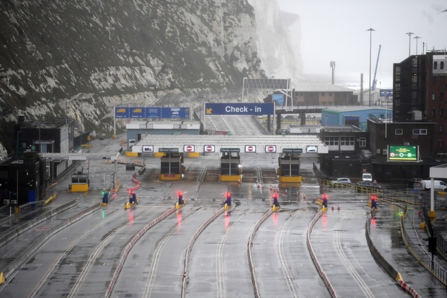 Βρετανία: «Τρέλα» από τις αγορές πανικού  - Τεράστιες ουρές στα σουπερμάρκετ (βίντεο)