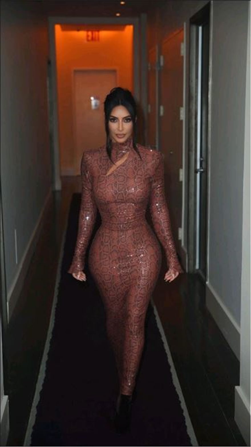 Ρεβεγιόν Χριστουγέννων: 6  ξεχωριστά looks για να λάμψετε… από το σπίτι 