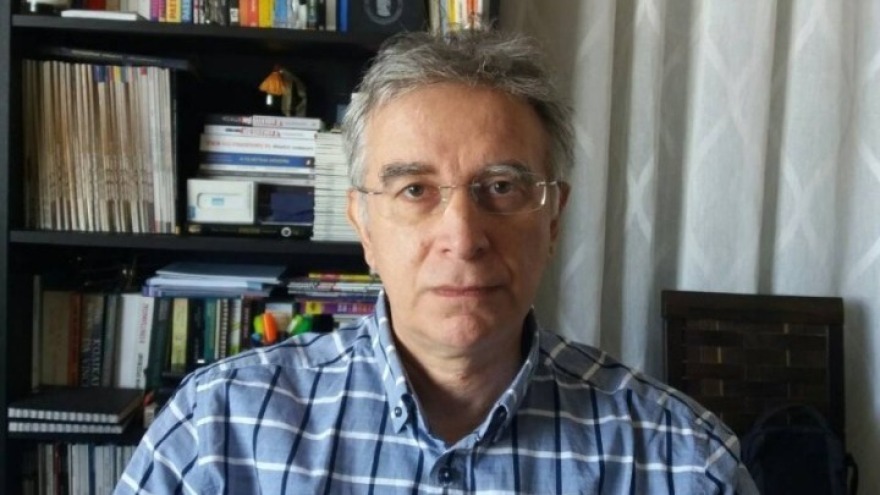 Μετάλλαξη κορωνοϊού: «Να περιμένουμε και να αξιολογήσουμε τα δεδομένα προσεκτικά» λέει καθηγητής της Ιατρικής Σχολής