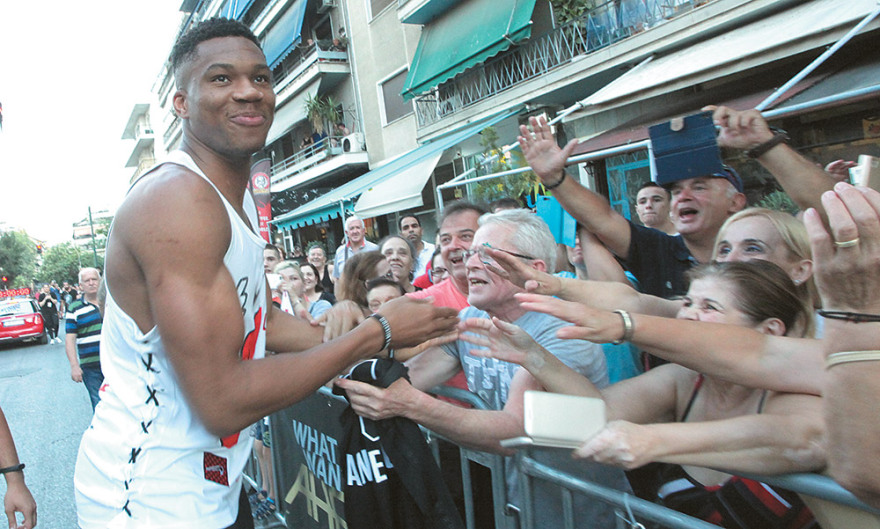 Γιάννης Αντετοκούνμπο: Βήμα-βήμα η πορεία του από τα Σεπόλια στην κορυφή του ΝBA 