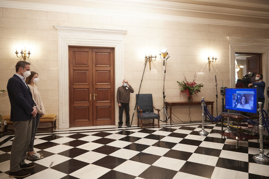 Μητσοτάκης σε μαθητές: Kάνουμε ό,τι περνάει από το χέρι μας για να επιστρέψετε μία ώρα νωρίτερα στις τάξεις σας