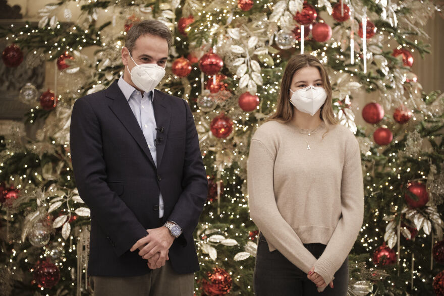 Μητσοτάκης σε μαθητές: Kάνουμε ό,τι περνάει από το χέρι μας για να επιστρέψετε μία ώρα νωρίτερα στις τάξεις σας