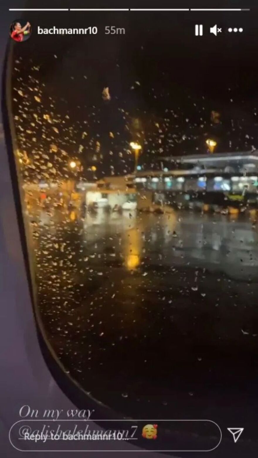 Βρετανία: Σε μπελάδες παίκτριες ποδοσφαίρου που είναι σύντροφοι στη ζωή - «Έσπασαν» την καραντίνα στις Μαλδίβες