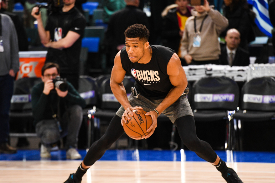 Γιάννης Αντετοκούνμπο: Τα χρυσά συμβόλαια με τα «Ελάφια» και τους χορηγούς