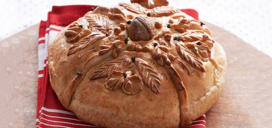 Χριστουγεννιάτικα έθιμα στην Ελλάδα: Πώς γιορτάζουν στην Πελοπόννησο και την Αιτωλοακαρνανία 