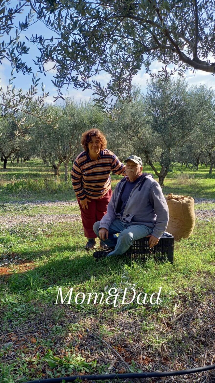 Ο Άγγελος Μπράτης φωτογραφίζει τους γονείς του και τη... ζωή μετά το GNTM 