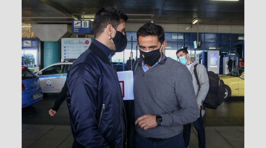 Έφτασε στην Αθήνα ο Χιμένεθ για την ΑΕΚ