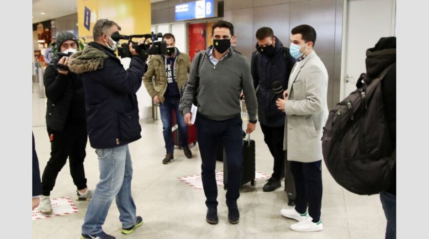 Έφτασε στην Αθήνα ο Χιμένεθ για την ΑΕΚ