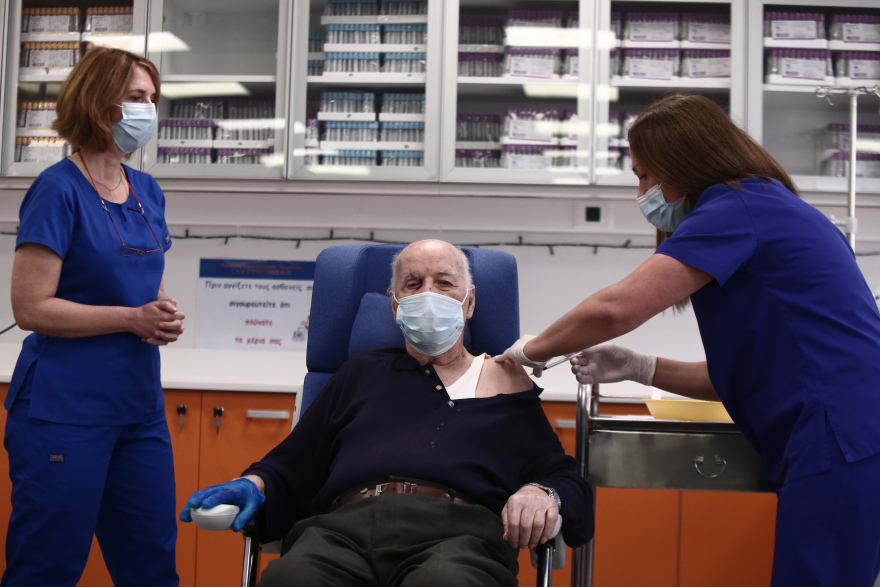 Κορωνοϊός: Η Ελλάδα εμβολιάζεται - Ανοίγει «παράθυρο ελπίδας» στη μάχη κατά της πανδημίας