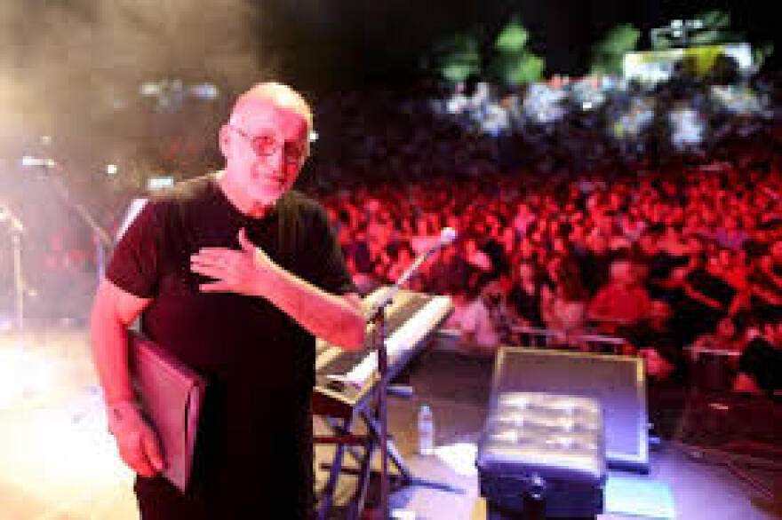 Θάνος Μικρούτσικος: Οι προσωπικές εξομολογήσεις και η διαρκής μάχη του με το αδύνατο