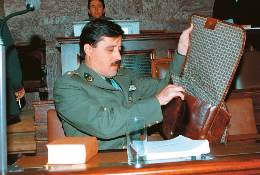 Το νέο βιβλίο του Θ. Πάγκαλου: «Nομίζαμε ότι στη βαλίτσα ο Οτσαλάν είχε εκρηκτικά κι αυτός είχε εκατονταδόλαρα»