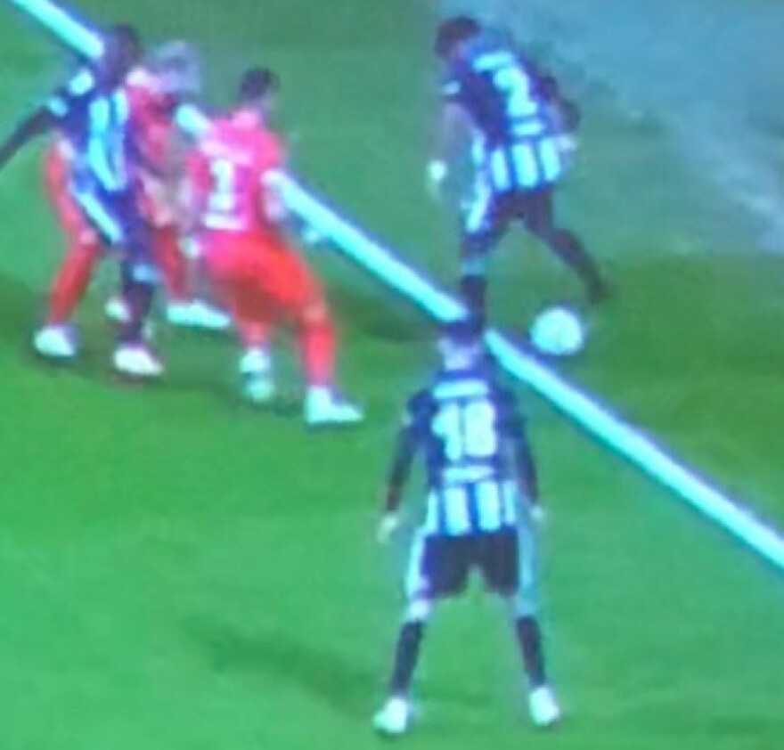 Τουρκία: Παίκτης της Σίβασπορ έδειξε ριπλέι μέσω κινητού στον διαιτητή και αποβλήθηκε