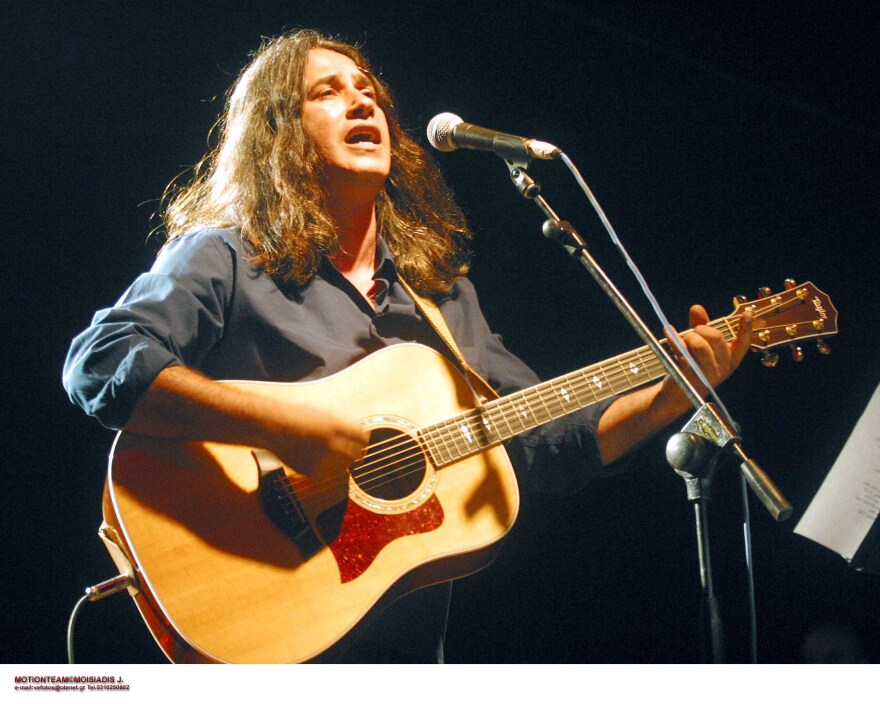 Απίστευτη δήλωση Θαλασσινού για τα εμβόλια: «Γιατί πιστεύω ότι η ένεση είναι φυσιολογικός ορός;»