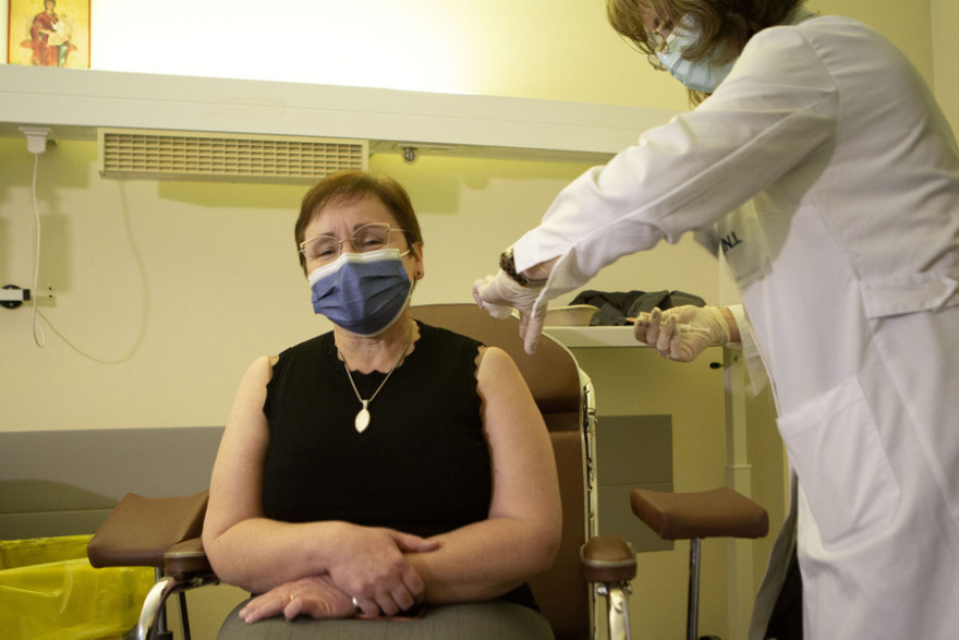 Κορωνοϊός: Ξεκίνησε ο εμβολιασμός στο Πανεπιστημιακό Νοσοκομείο Ιωαννίνων