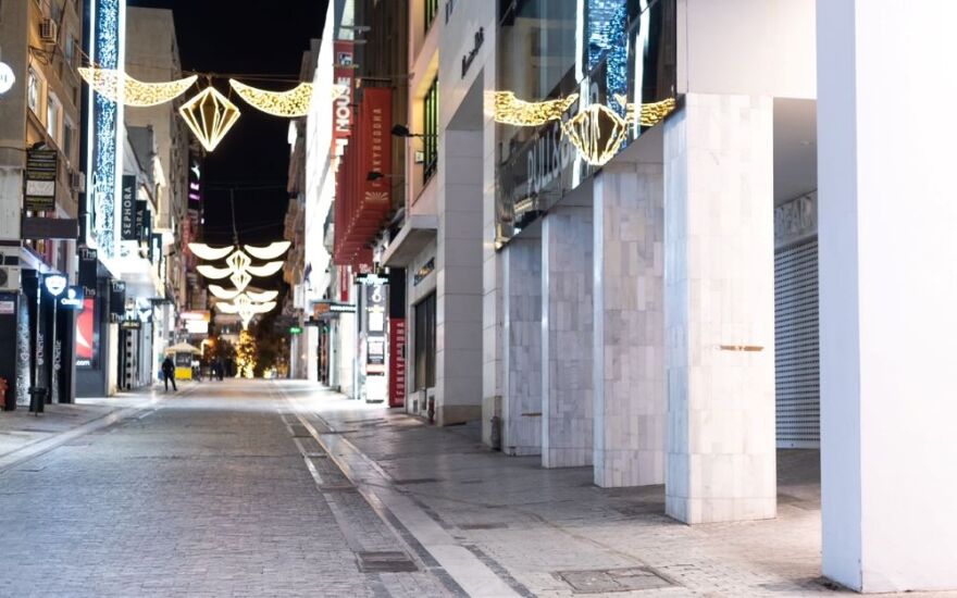 Ερμού: Μεγάλη αντιγκράφιτι παρέμβαση από τον Δήμο Αθηναίων - Δείτε φωτογραφίες